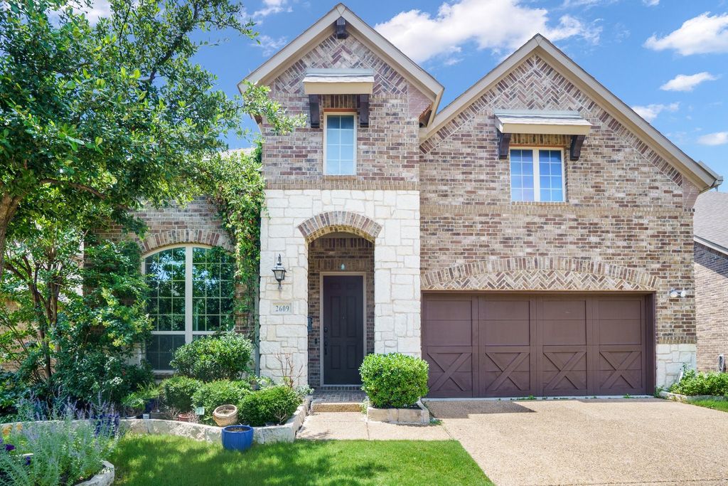 2609 Cole Castle Drive, Lewisville, TX 75056