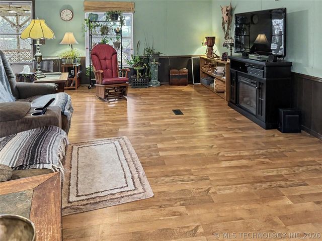 15520 N Clear Creek Road, Hulbert, OK 74441