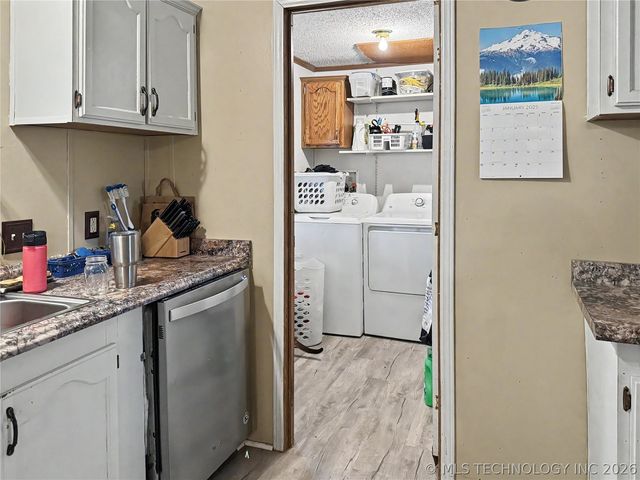 15520 N Clear Creek Road, Hulbert, OK 74441