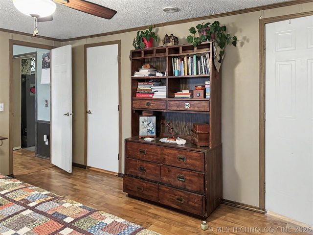 15520 N Clear Creek Road, Hulbert, OK 74441