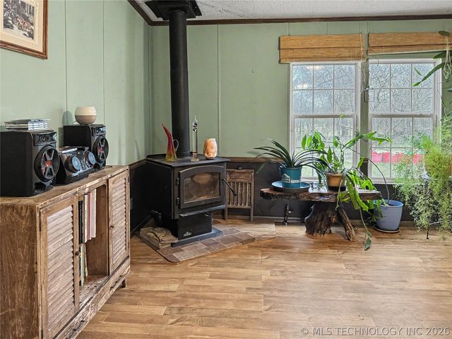15520 N Clear Creek Road, Hulbert, OK 74441