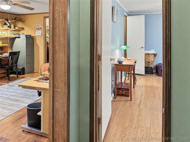 15520 N Clear Creek Road, Hulbert, OK 74441