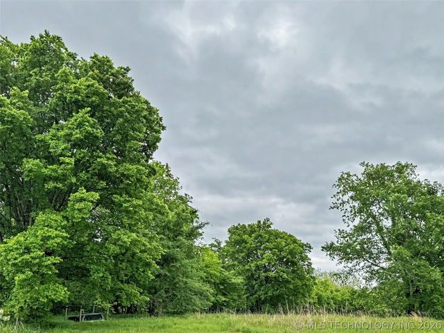 15520 N Clear Creek Road, Hulbert, OK 74441
