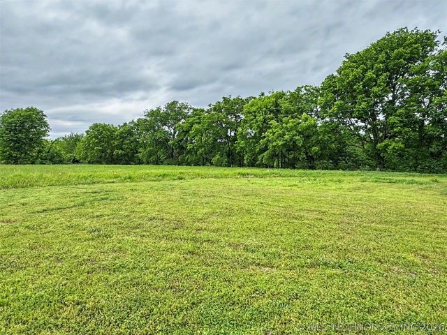 15520 N Clear Creek Road, Hulbert, OK 74441