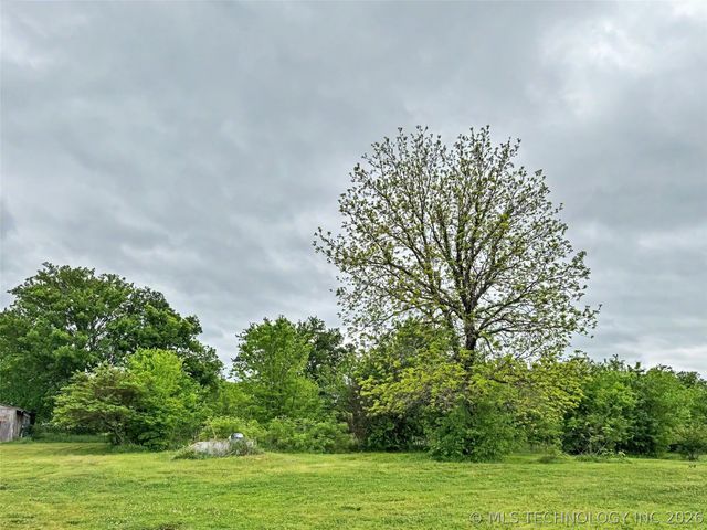 15520 N Clear Creek Road, Hulbert, OK 74441