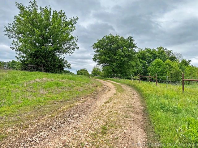15520 N Clear Creek Road, Hulbert, OK 74441