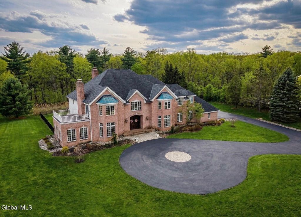 9 Sage Estate, Menands, NY 12204