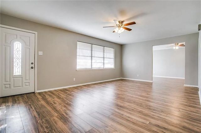 1255 E Pentagon Parkway, Dallas, TX 75216