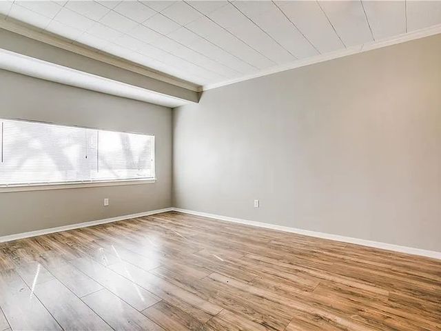 1255 E Pentagon Parkway, Dallas, TX 75216