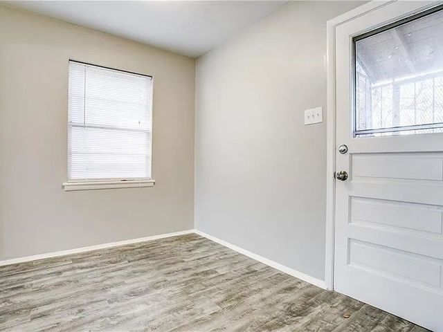 1255 E Pentagon Parkway, Dallas, TX 75216