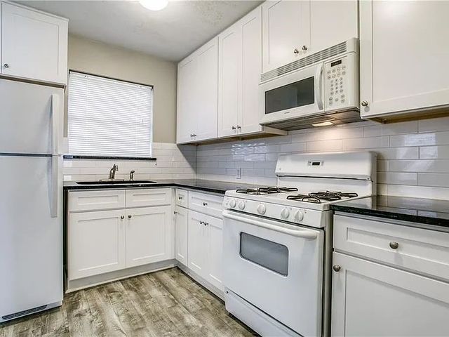 1255 E Pentagon Parkway, Dallas, TX 75216