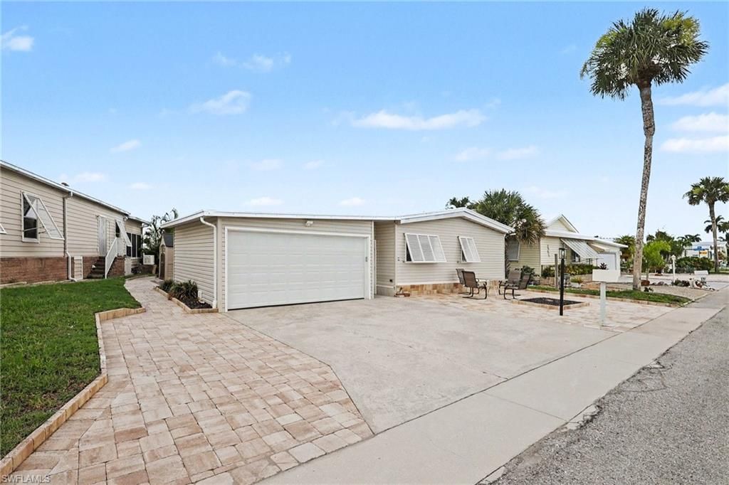 11181 Azalea LN, FORT MYERS BEACH, FL 33931 — photo 2