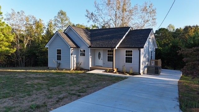 6620 High Meadow Ct, Nunnelly, TN 37137