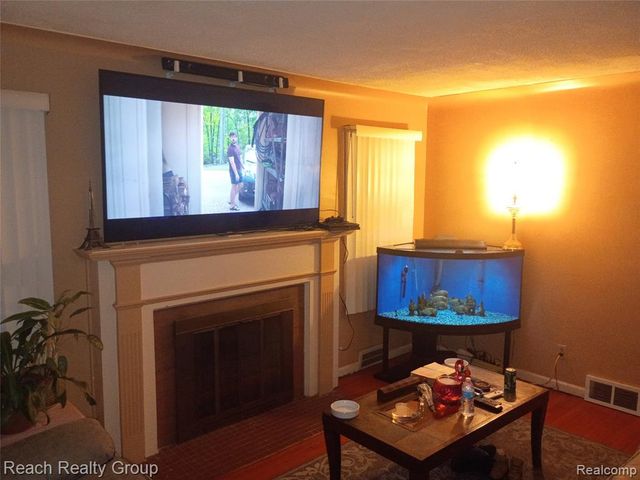 11366 Rossiter Street, Detroit, MI 48224