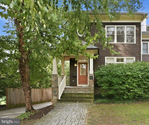 4462 MACARTHUR BLVD NW, Washington, DC 20007