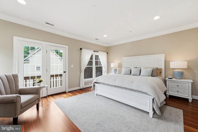 4462 MACARTHUR BLVD NW, Washington, DC 20007