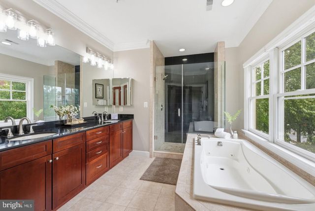 4462 MACARTHUR BLVD NW, Washington, DC 20007