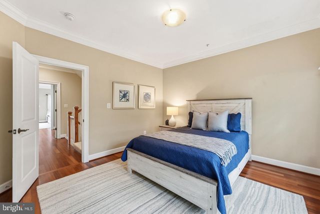 4462 MACARTHUR BLVD NW, Washington, DC 20007