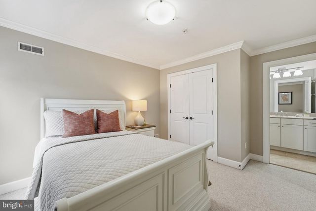 4462 MACARTHUR BLVD NW, Washington, DC 20007