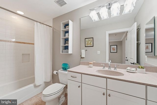 4462 MACARTHUR BLVD NW, Washington, DC 20007