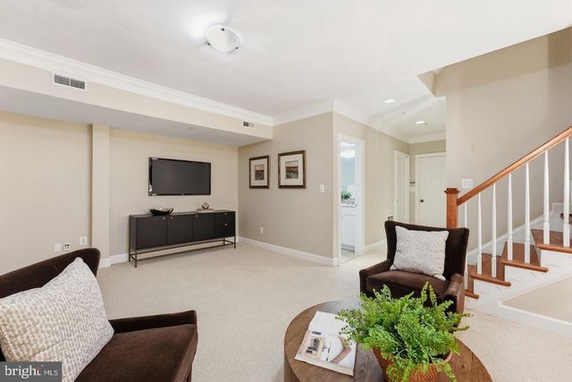 4462 MACARTHUR BLVD NW, Washington, DC 20007