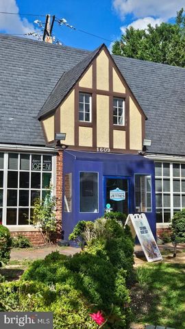 4462 MACARTHUR BLVD NW, Washington, DC 20007