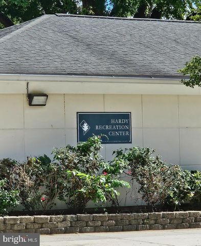 4462 MACARTHUR BLVD NW, Washington, DC 20007