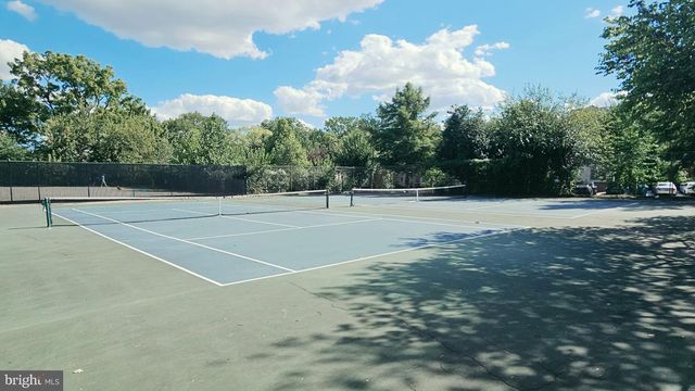 4462 MACARTHUR BLVD NW, Washington, DC 20007
