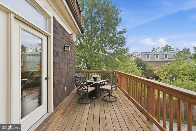 4462 MACARTHUR BLVD NW, Washington, DC 20007