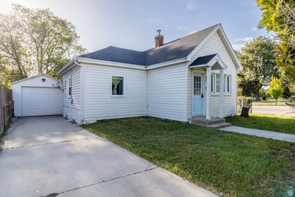 2003 LIBERTY AVE, Ogden, UT 84401 — photo 2
