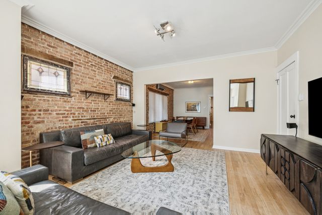 2136 N Avers Avenue, Chicago, IL 60647