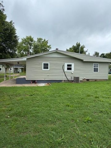 520 Myrtle Street, Monett, MO 65708