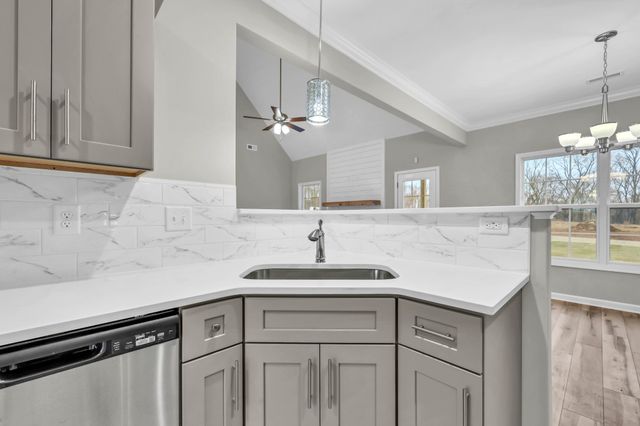 664 Marblewing Ct, Clarksville, TN 37043