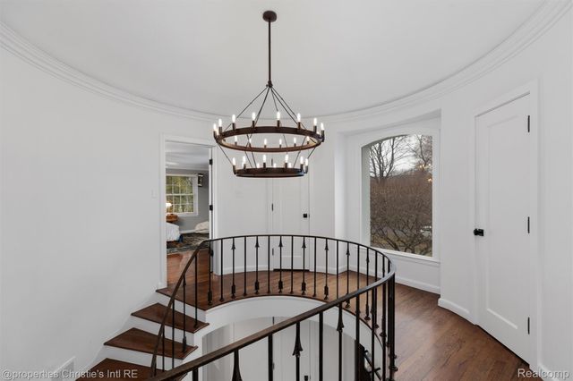 1059 Berkshire Road, Grosse Pointe, MI 48230