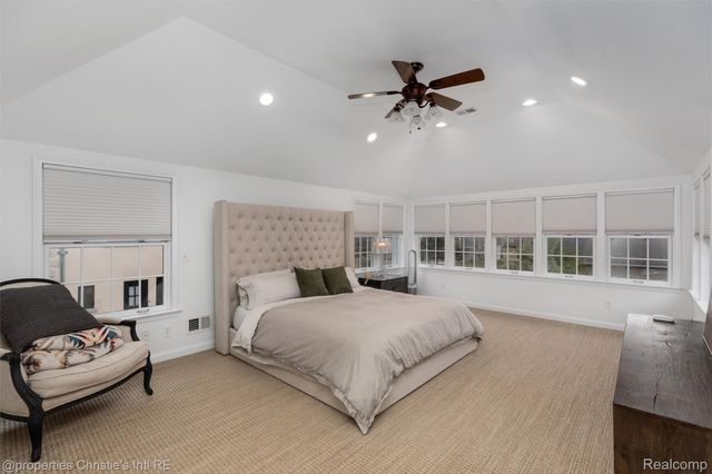 1059 Berkshire Road, Grosse Pointe, MI 48230