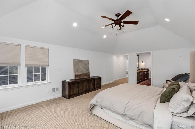 1059 Berkshire Road, Grosse Pointe, MI 48230