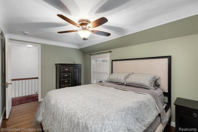 1059 Berkshire Road, Grosse Pointe, MI 48230