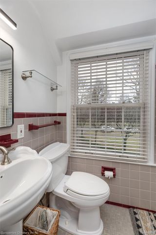 1059 Berkshire Road, Grosse Pointe, MI 48230