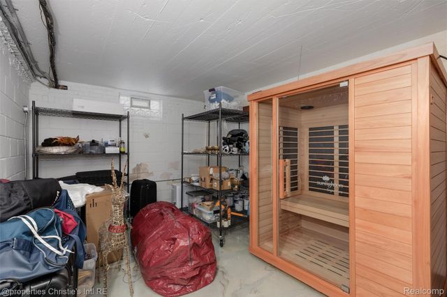 1059 Berkshire Road, Grosse Pointe, MI 48230