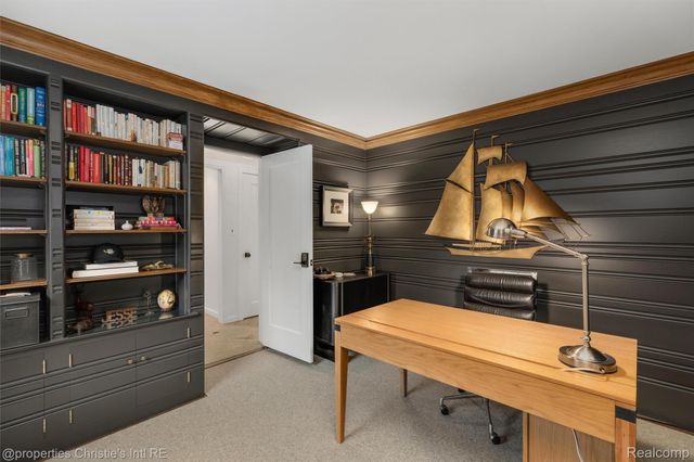 1059 Berkshire Road, Grosse Pointe, MI 48230