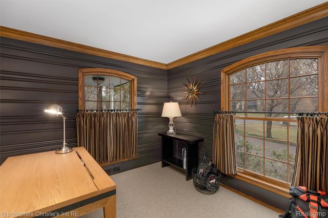 1059 Berkshire Road, Grosse Pointe, MI 48230