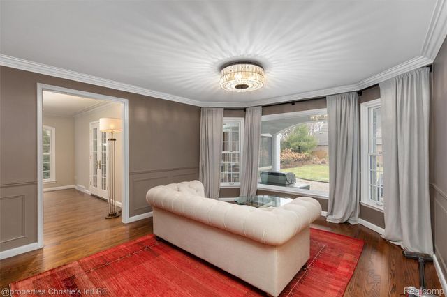 1059 Berkshire Road, Grosse Pointe, MI 48230