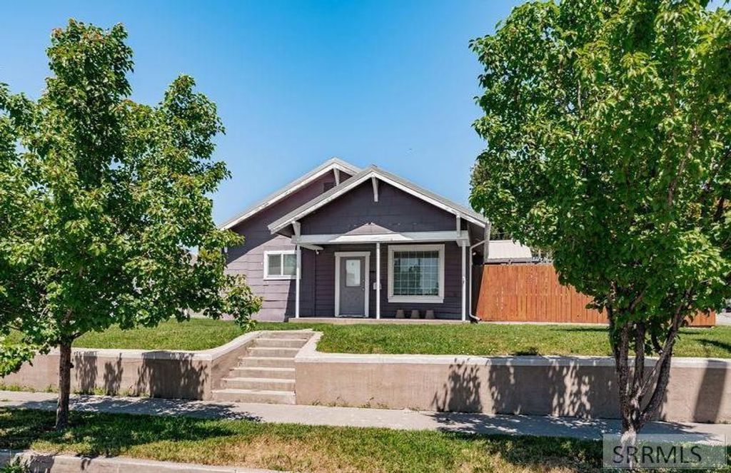 208 G Street, Idaho Falls, ID 83402