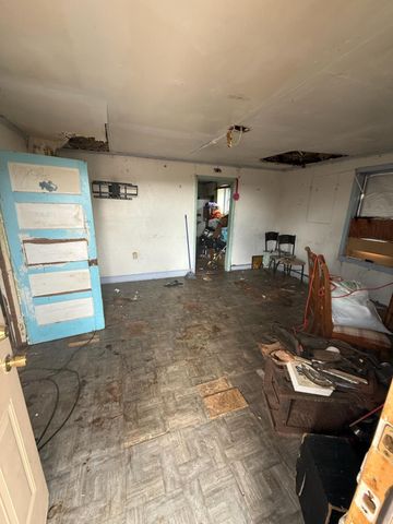 642 E Lumpkin Street, Meridian, TX 76665