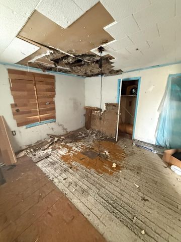 642 E Lumpkin Street, Meridian, TX 76665