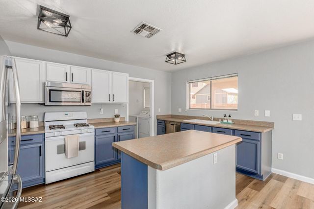 10168 N Pitchingwedge Lane, Oro Valley, AZ 85737