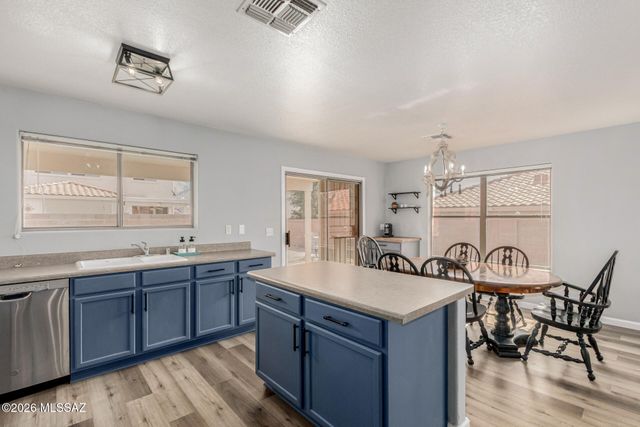 10168 N Pitchingwedge Lane, Oro Valley, AZ 85737