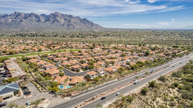 10168 N Pitchingwedge Lane, Oro Valley, AZ 85737