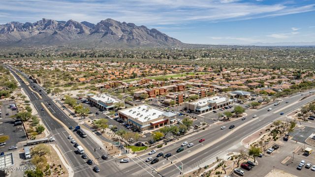 10168 N Pitchingwedge Lane, Oro Valley, AZ 85737