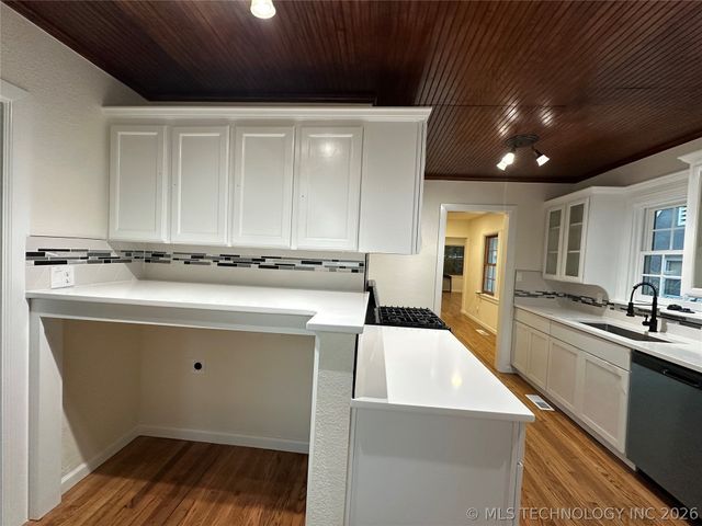 1235 S Gary Place, Tulsa, OK 74104